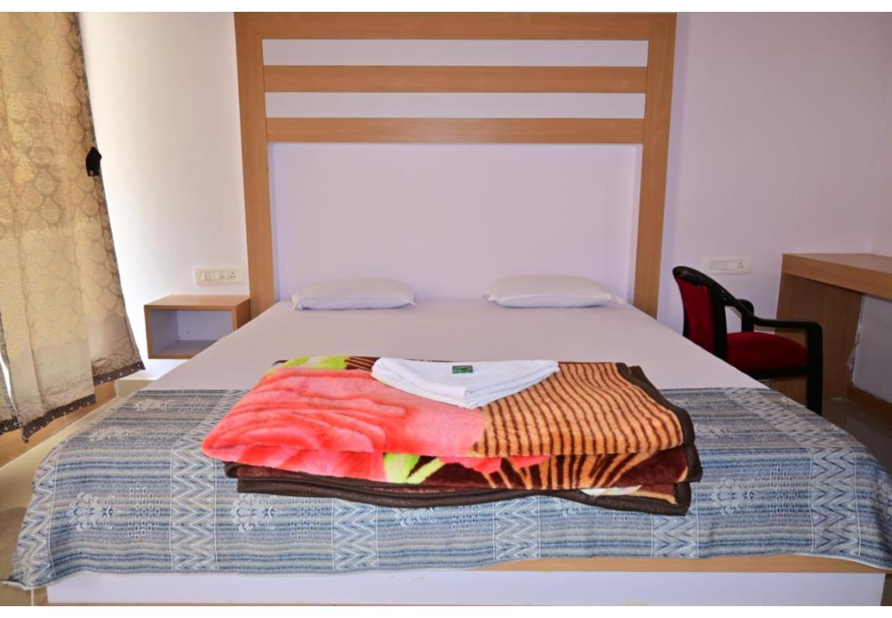 Moon Shine Garden Resort Lakshmanpur エクステリア 写真